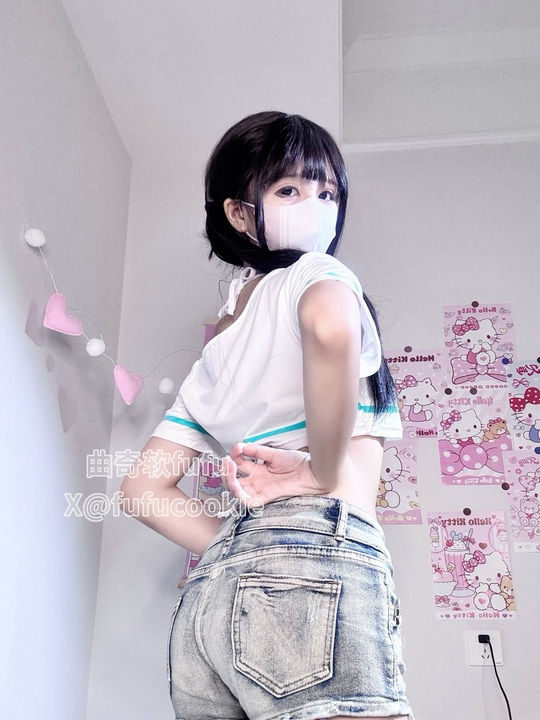 曲奇软fufu - 短T牛仔裤.jpg